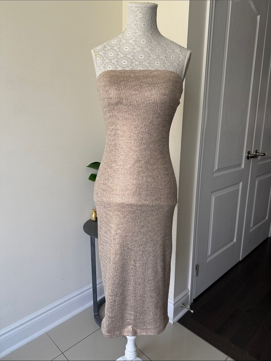 Dresses & Skirts - Shimmering Strapless Midi Dress